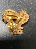 18 karaats gouden ROBIJN BROCHE, 4 tot 7 cm, Ophalen of Verzenden, Zo goed als nieuw, Met edelsteen