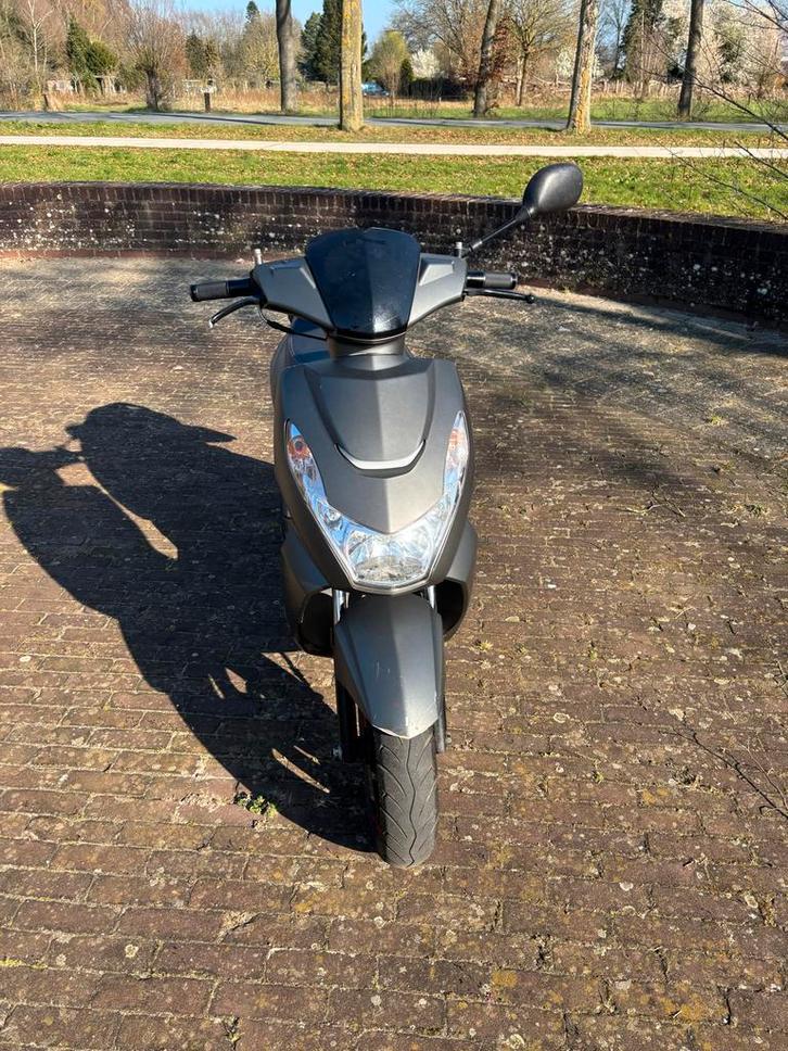 Peugeot Kisbee 4-takt Injectie 2019 - Volledig onderhouden!, Fietsen en Brommers, Scooters | Peugeot, Gebruikt, Overige modellen