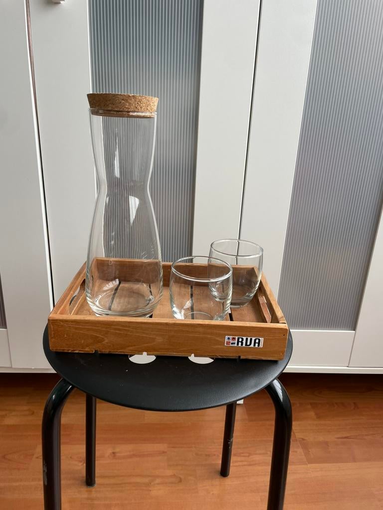 Waterkan karaf met glazen en dienblad, Ophalen of Verzenden, Zo goed als nieuw, Overige typen
