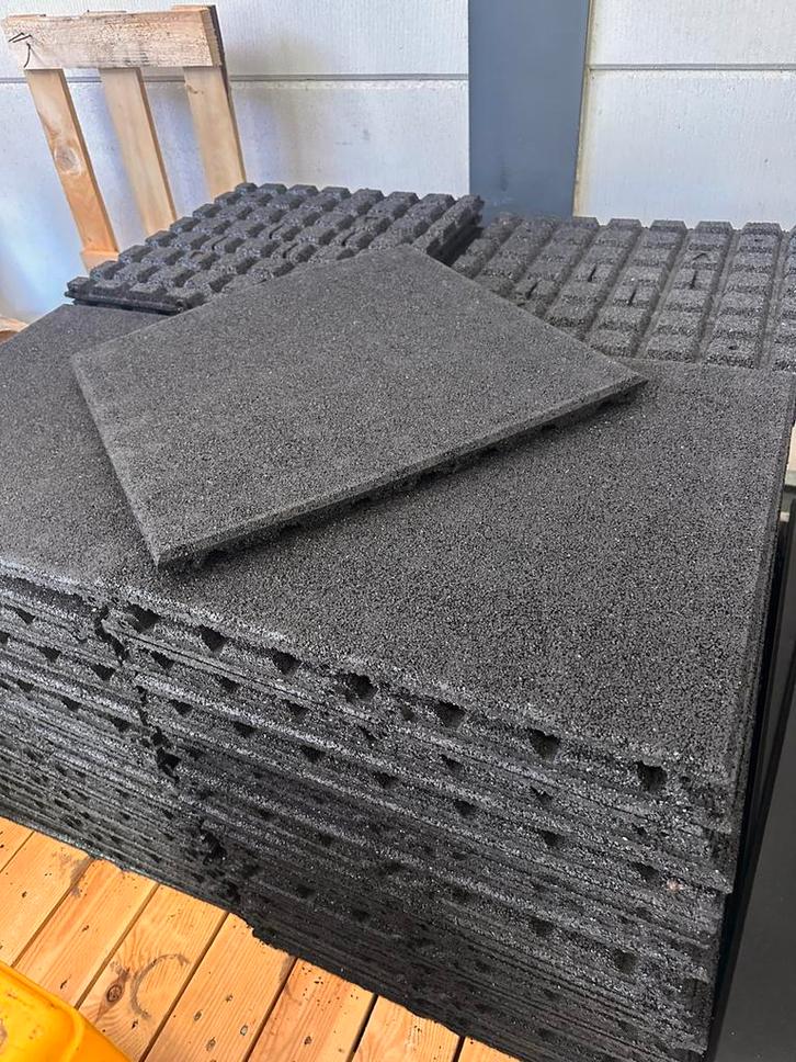 Nieuwe rubber tegels 50x50x2,5 tuin terras speeltuin dak enz, Tuin en Terras, Terrasdelen en Vlonders, Nieuw, Overige materialen