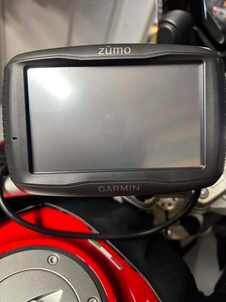 GPS Garmin Zumo 595 met slot voor motor, Motoren, Ophalen of Verzenden, Zo goed als nieuw