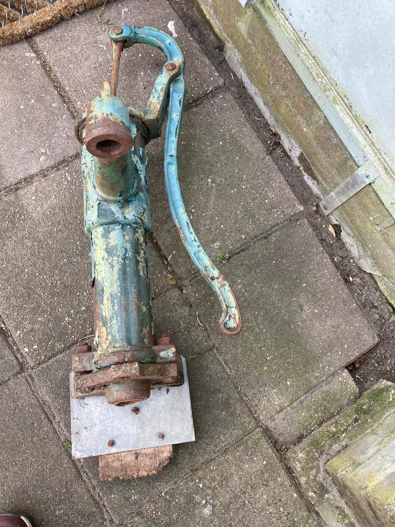 Antieke gietijzeren waterpomp - Decoratief, Ophalen, Gebruikt, Handmatig, Overige typen