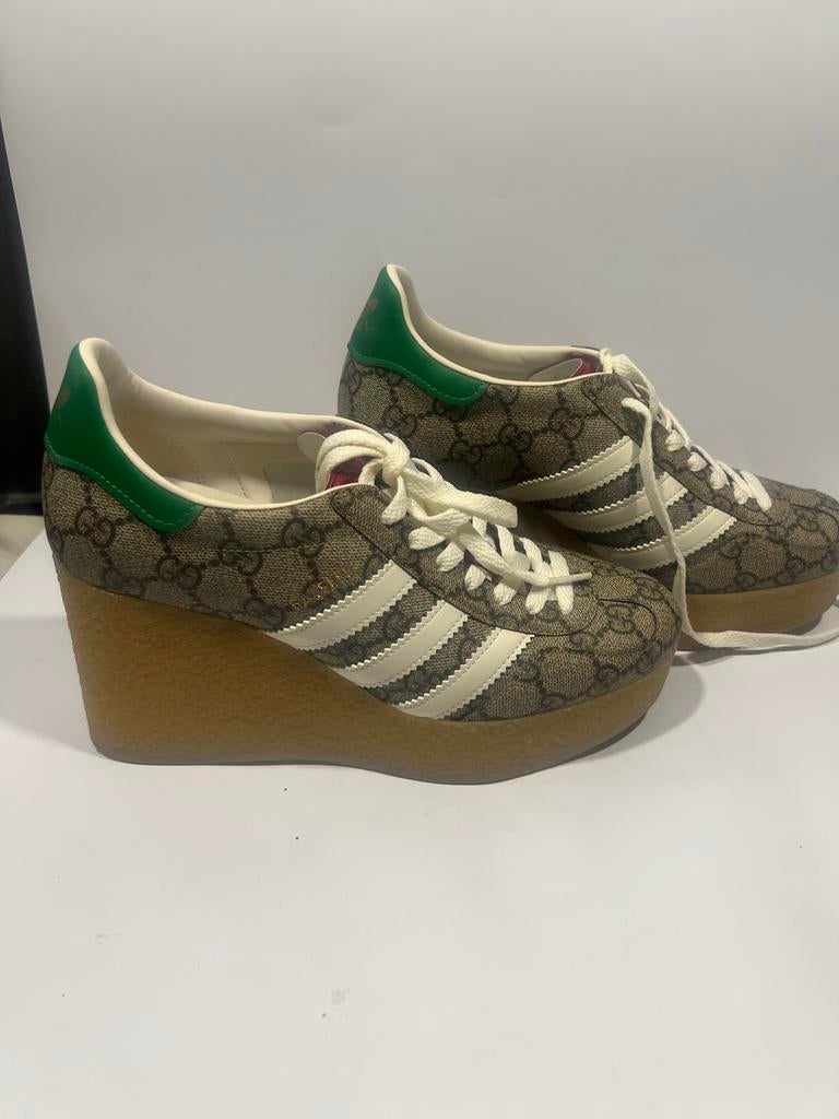 Gucci Adidas Gazelle wedge sneakers GG monogram, Bruin, Nieuw, Ophalen of Verzenden, Sneakers of Gympen