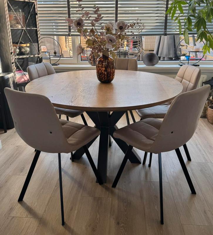 Massief ronde eiken eettafel 130cm met verjongde rand 4cm, Huis en Inrichting, Tafels | Eettafels, Zo goed als nieuw, 100 tot 150 cm