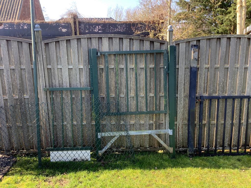 Ijzeren hekwerk TEAB moet zsm weg! Merk Alura 2 poorten, Ophalen, 3 tot 6 meter, IJzer, 1 tot 2 meter