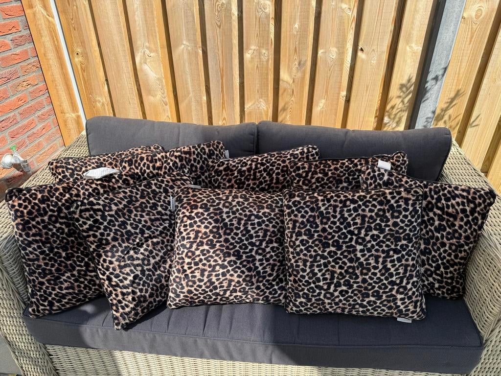 9 JYSK Panter Luipaard Sierkussens, Huis en Inrichting, Woonaccessoires | Kussens, Ophalen, Nieuw, Bruin, Vierkant