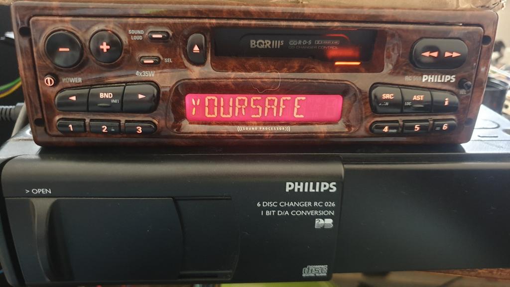 Philips autoradio cd changer "wurzelholz", Auto diversen, Ophalen of Verzenden