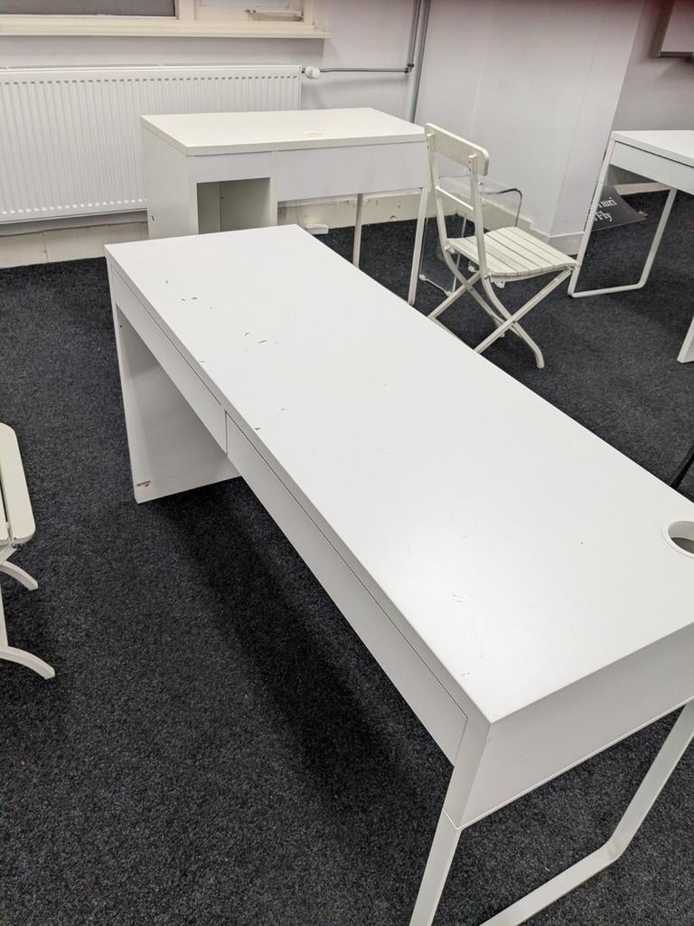 Ikea Micke bureautjes (3stuks), Huis en Inrichting, Bureaus, Gebruikt, Computerbureau, IKEA, Kabelgoot, Met lades, Ophalen