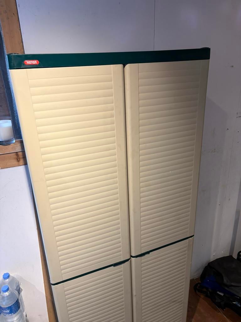 Keter opbergkast kunstof voor in garage of schuur, Tuin en Terras, Ophalen of Verzenden, Zo goed als nieuw, Kunststof, Overige typen