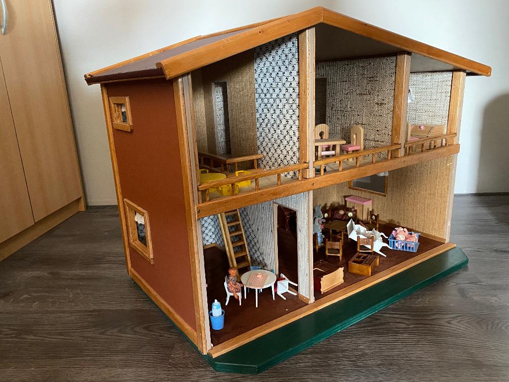 Poppenhuis met inboedel, Ophalen, Gebruikt, Poppenhuis