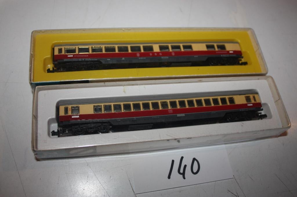 140: twee vintage (70s) Arnold Rapido DB TEE rijtuigen, Hobby en Vrije tijd, Modeltreinen | N-Spoor, Arnold, Gebruikt, Gelijkstroom