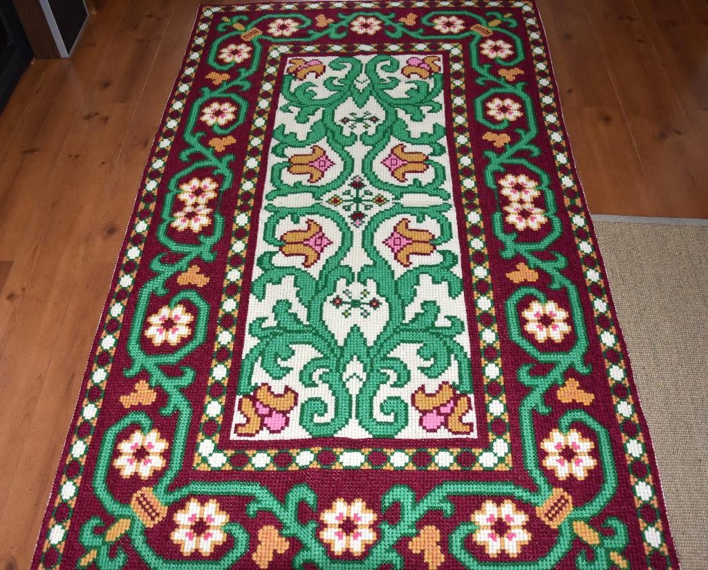 Vloerkleed Vintage Stijl  Nieuwstaat (handwerk), Huis en Inrichting, Stoffering | Tapijten en Kleden, Ophalen, Crème, 100 tot 150 cm