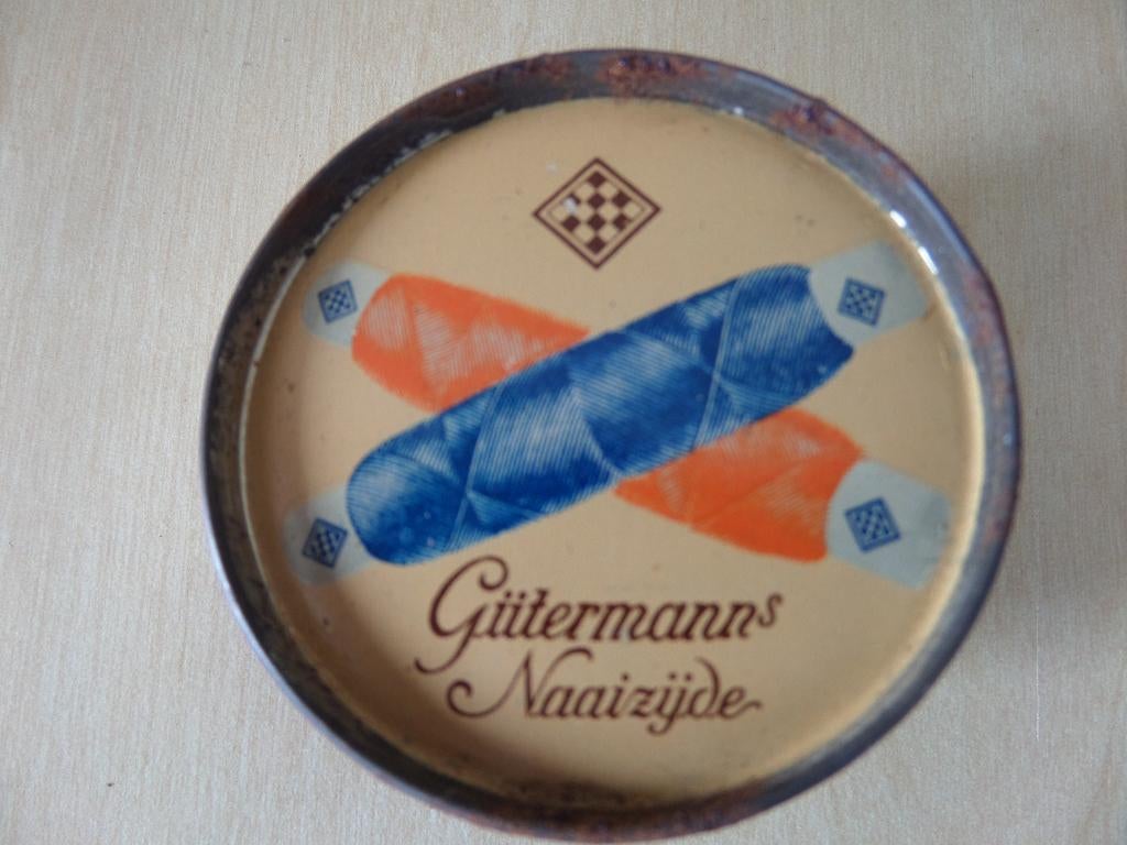 Gutermann's speldenkussen op blikje., Ophalen of Verzenden, Verpakking