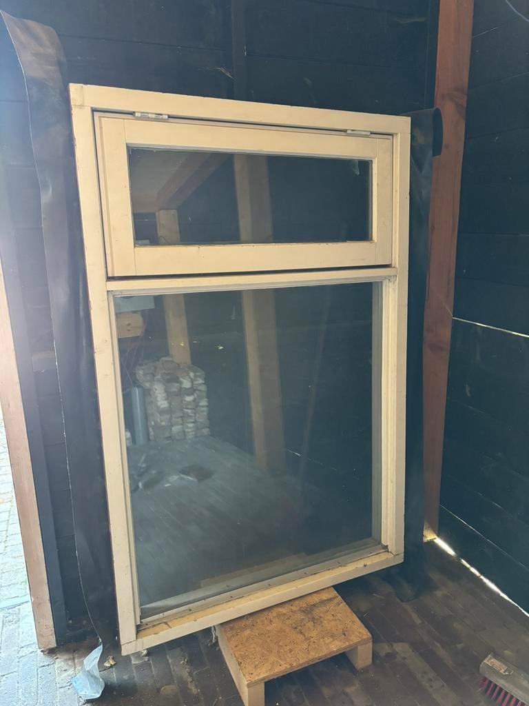 Gratis kozijn met glas, Gebruikt, Raamkozijn, Hout, Ophalen