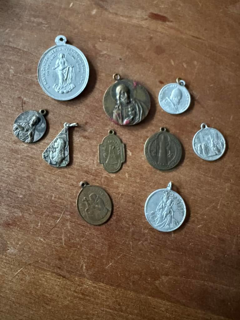 10x katholieke gebedspenningen / religieuze medailles, Verzamelen, Ophalen of Verzenden, Gebruikt