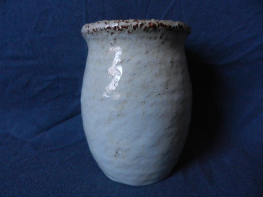 Aardewerk vaasje grijs en zandkorrels JH Andree ca 1950 h 10, Ophalen of Verzenden