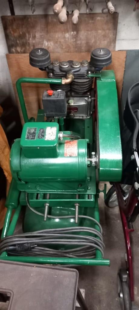 2X compressor 220v, Ophalen, 6 tot 10 bar, Zo goed als nieuw, Minder dan 200 liter/min