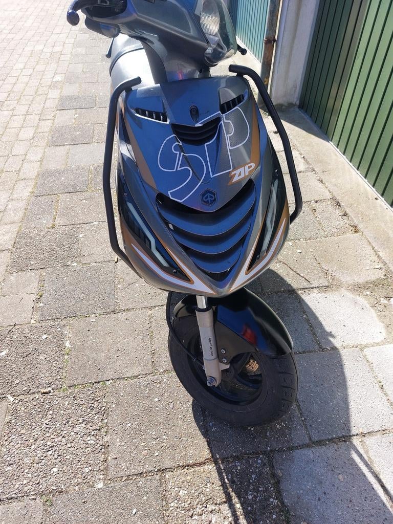 Piaggio zip 2000 bj2005 snor kenteken ..a1keurbaar fastrider, Ophalen of Verzenden, Zo goed als nieuw, Benzine, Zip
