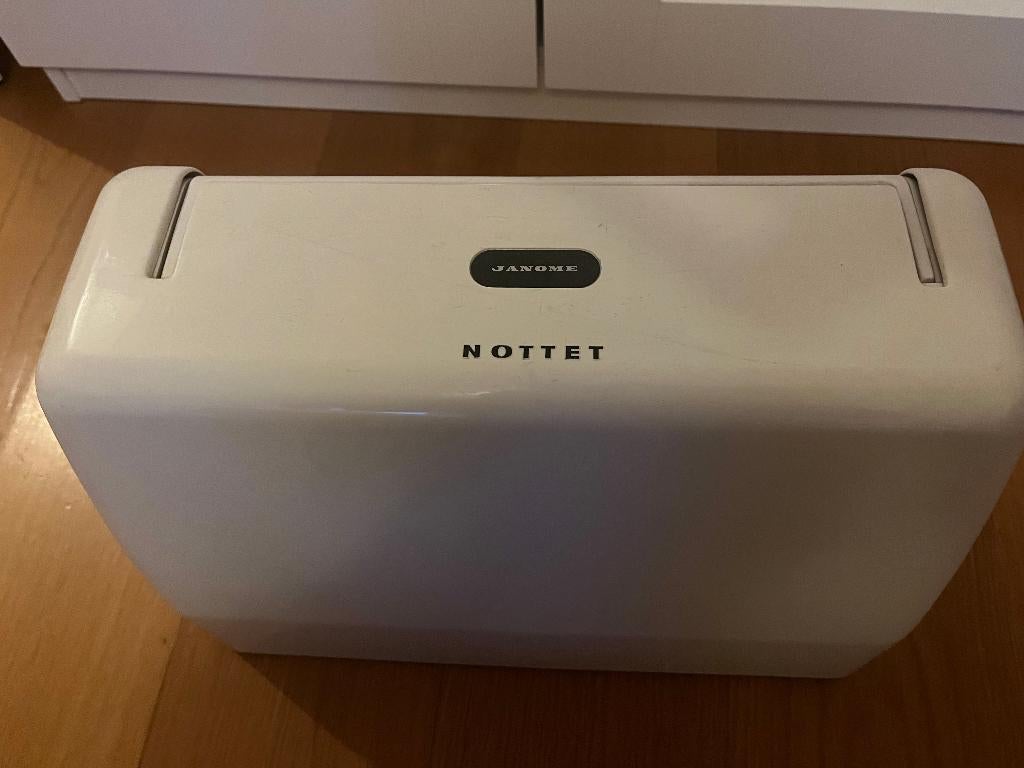 Naaimaschine, merk Janome / Nottet, Hobby en Vrije tijd, Naaimachines en Toebehoren, Ophalen, Zo goed als nieuw, Naaimachine, Janome