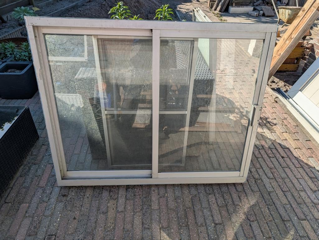 Aluminium schuifraam met inzethor - 119x96cm, Doe-het-zelf en Verbouw, Glas en Ramen, Ophalen, Gevelraam of Ruit, Gebruikt, 80 tot 120 cm