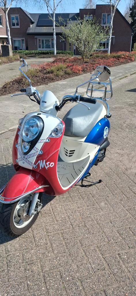 Sym mio snor  /fysion style ., Fietsen en Brommers, Scooters | SYM, Zo goed als nieuw, Mio, Benzine, Ophalen of Verzenden