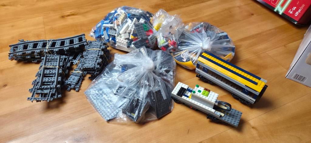 Lego verzamelaars? Lego NS City trein en politiebureau!, Ophalen of Verzenden