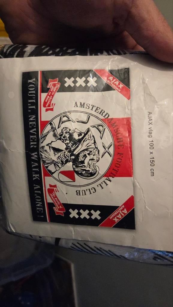 Ajax vlag, Ophalen