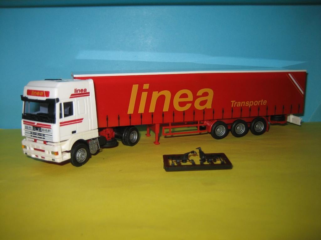 Linea   DAF 95  met  oplegger  AWM, Ophalen of Verzenden, Zo goed als nieuw, Bus of Vrachtwagen, AWM