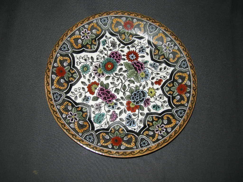 Petrus Regout, niet gemerkt, wandbord met vol bloemendecor, Ophalen of Verzenden