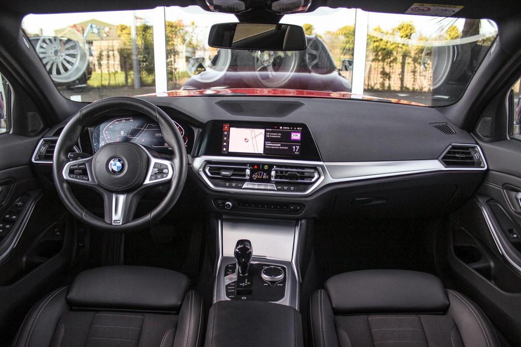 BMW 3-serie Touring 318i Business Edition Plus | Sport Line, Auto's, BMW, 1998 cc, Gebruikt, Leder en Stof, Skiluik