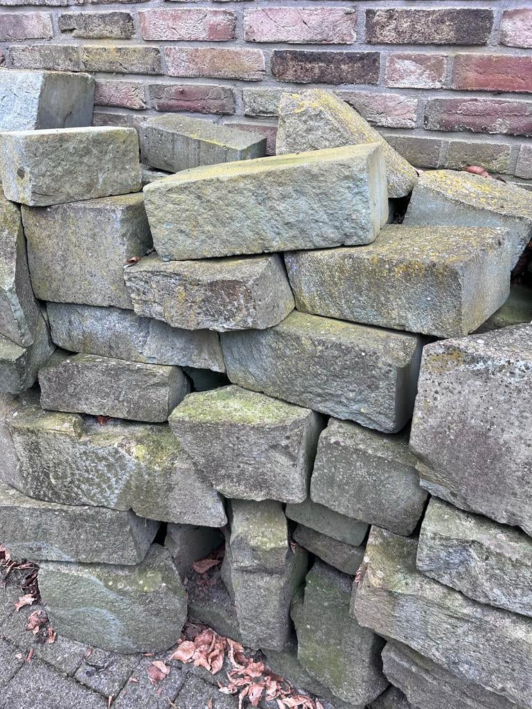 Partij gebruikte natuurstenen voor tuin of muur, Ophalen, Gebruikt, Natuurstenen