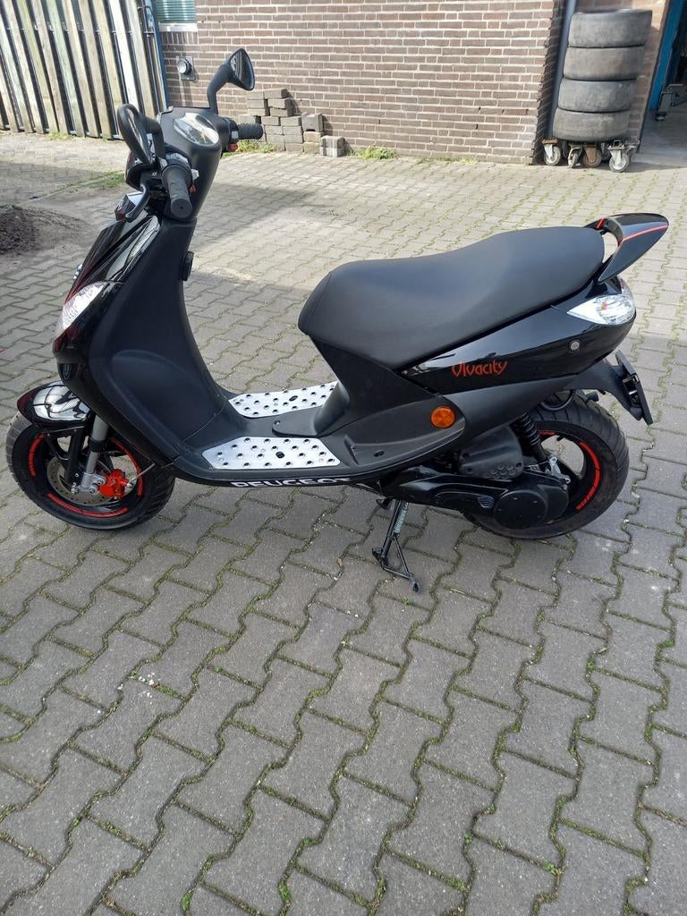 Peugeot vivacity 2005 met klein defect, Fietsen en Brommers, Scooters | Peugeot, Ophalen of Verzenden, Gebruikt, Benzine, Vivacity