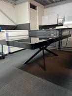 EET & VERGADERING TAFEL, Ophalen