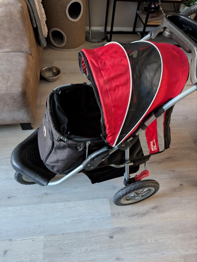 Innopet hondenbuggy met terreinbanden., Ophalen