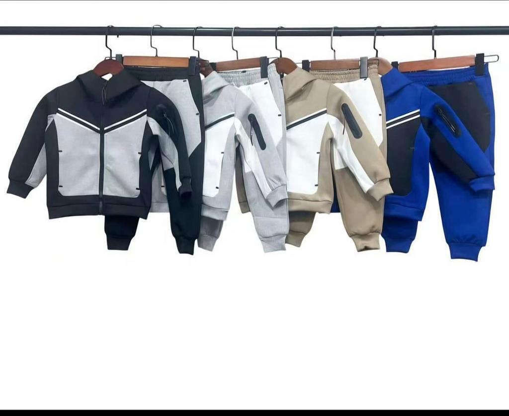 Trainingspakken kids, Ophalen of Verzenden, Nieuw, Overige maten