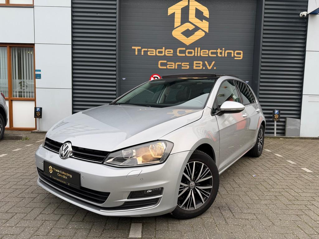 Volkswagen Golf 1.2 TSI Connected Series Automaat-Carplay-Pa, Auto's, Stof, Gebruikt, 4 cilinders, 620 kg
