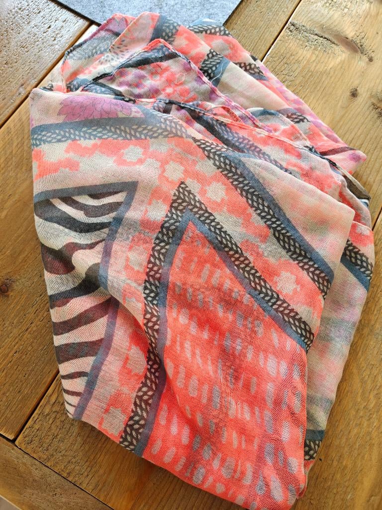 Zomer sjaal, Kleding | Dames, Mutsen, Sjaals en Handschoenen, Zo goed als nieuw, Sjaal, Pieces, Ophalen