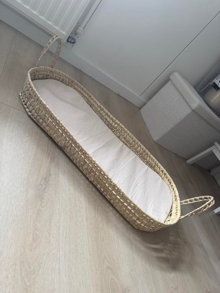 Nieuwe rieten verschoonmand met matrasje, Aankleedkussen, Nieuw, Standaard, Ophalen