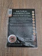 Nieuw! Odylique natural foundation mini, nr. 30, Ophalen of Verzenden, Nieuw, Gehele gezicht, Make-up