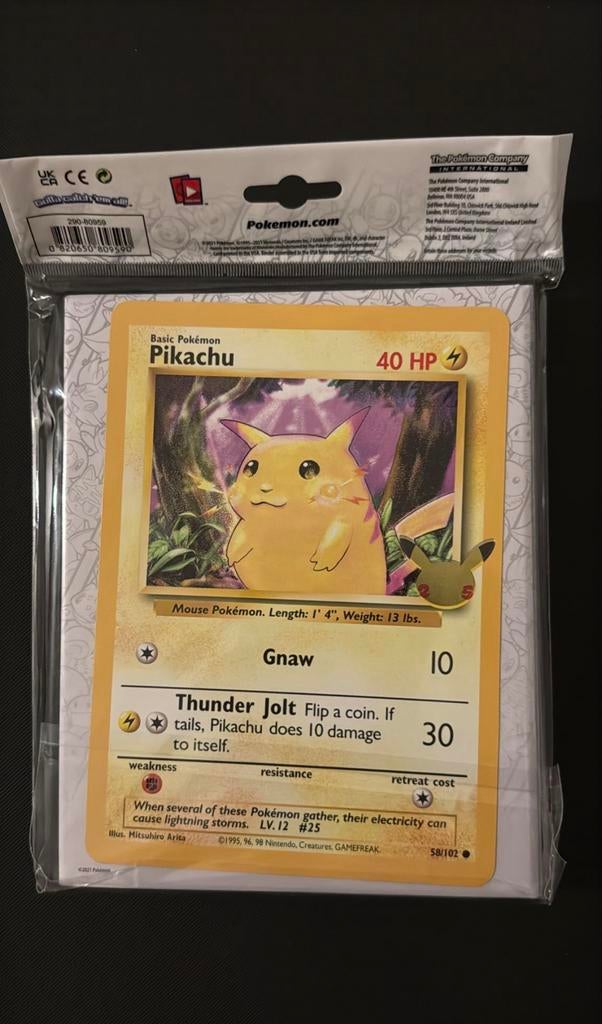 Pikachu Jumbo kaart & binder (25th anniversary ), Ophalen of Verzenden, Nieuw, Losse kaart