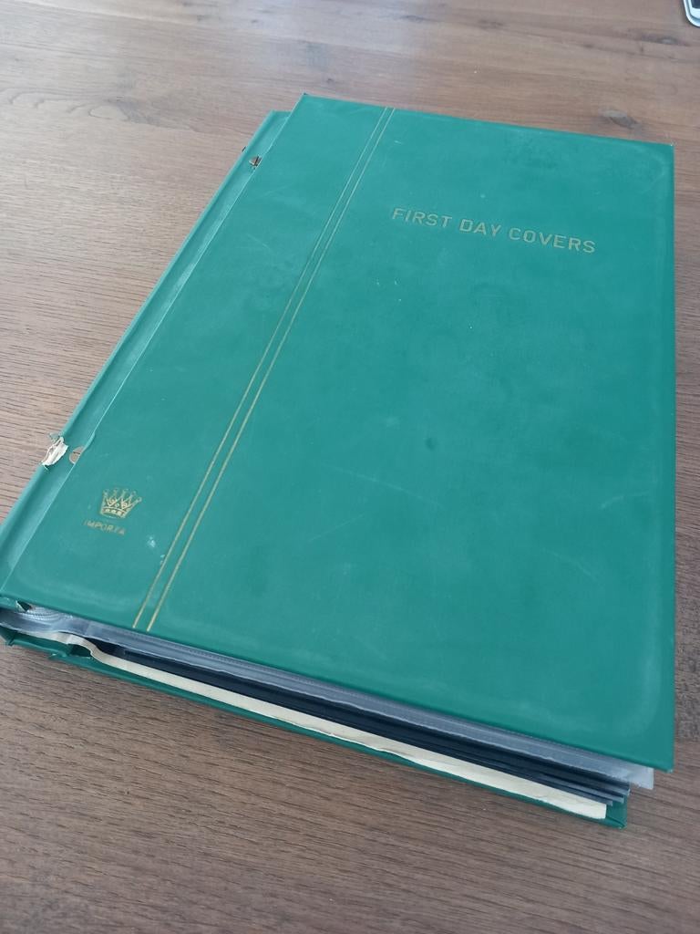 Nederland FDC verzameling 1957 t/m 1987 in overvol album, Ophalen of Verzenden, Nederland