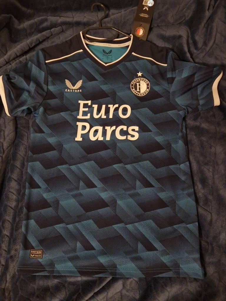 Feyenoord uitshirt 2023-2024 - Maat M - Origineel en nieuw!, Nieuw, Ophalen of Verzenden, Voetbal, Maat 48/50 (M)