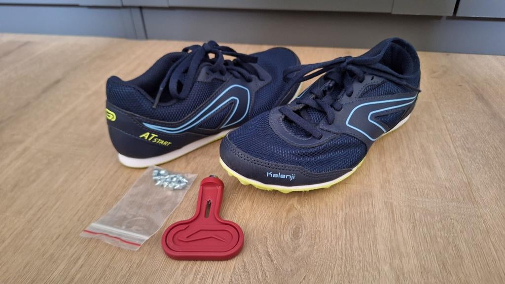 Spikes hardloopschoenen atletiek maat 36, Nieuw, Spikes, Hardlopen, Ophalen
