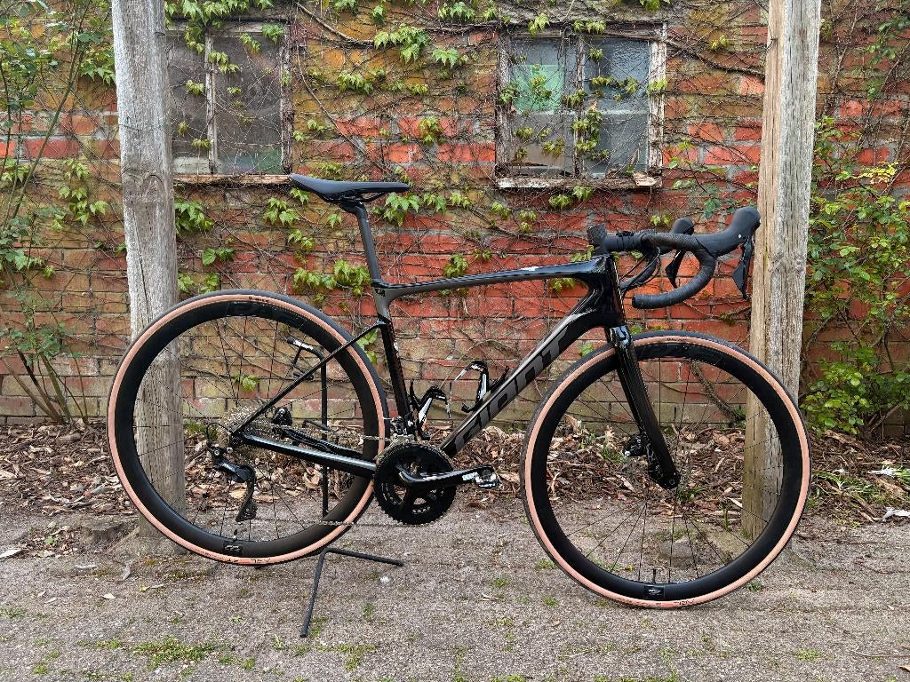 Giant Defy Advanced 2, Ophalen, 28 inch, Gebruikt, Carbon