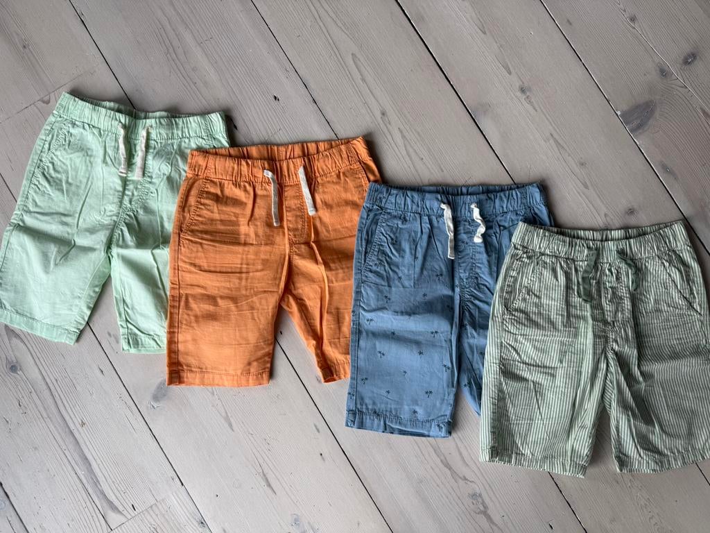Gave set van vier shorts/korte broeken van H&M size 128, Kinderen en Baby's, Kinderkleding | Maat 128, Broek, H&M, Ophalen of Verzenden