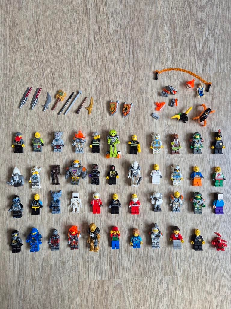LEGO minifiguren lot Ninjago + accessoires 45 stuks, Ophalen of Verzenden