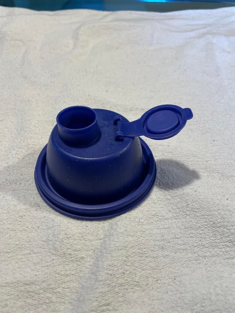 Dop met klepje voor Tupperware shaker 500 ml, Huis en Inrichting, Keuken | Tupperware, Ophalen of Verzenden, Gebruikt, Blauw, Overige typen