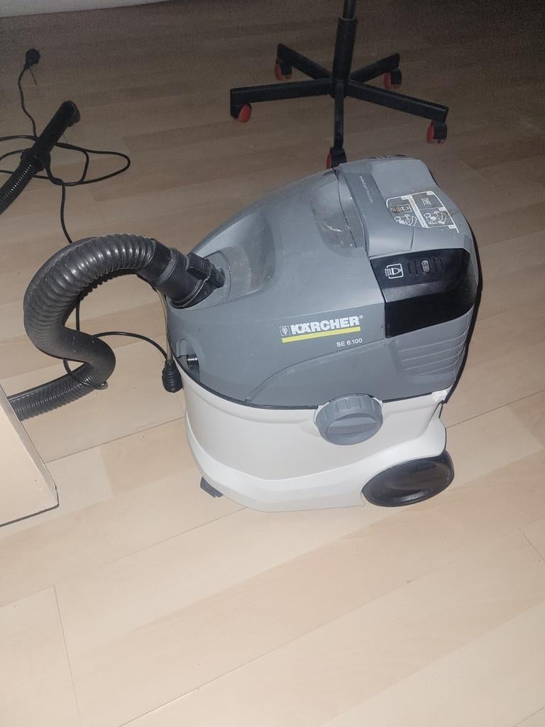 Kärcher SE 6.100 Tapijtreiniger / Waterstofzuiger, Ophalen