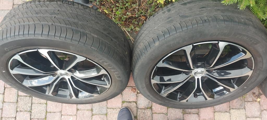 4 Volvo V 60 velgen 17 inch met zomerbanden, Auto-onderdelen, Banden en Velgen, Ophalen, Velg(en), 17 inch, 235 mm