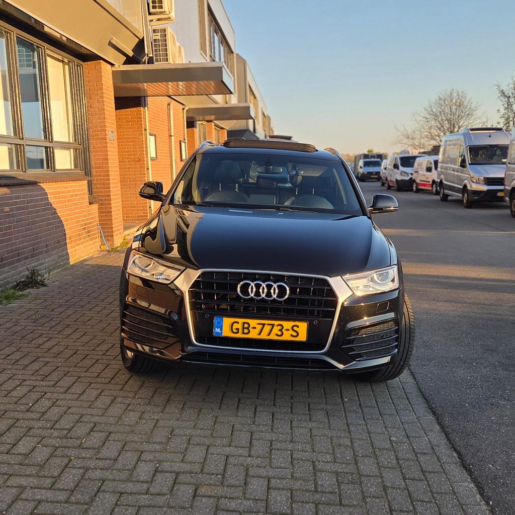 Audi Q3 1.4 Tfsi 150pk S-Line 2015 Zwart, Auto's, Audi, 1380 kg, 1800 kg, Zwart, 4 cilinders